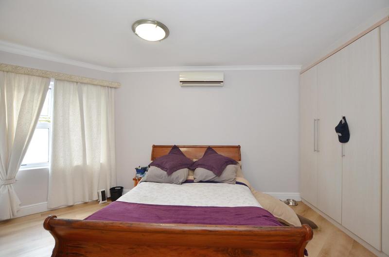 To Let 4 Bedroom Property for Rent in Everglen Western Cape